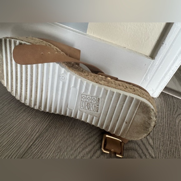 SHEIN Sandals - Picture 4 of 6